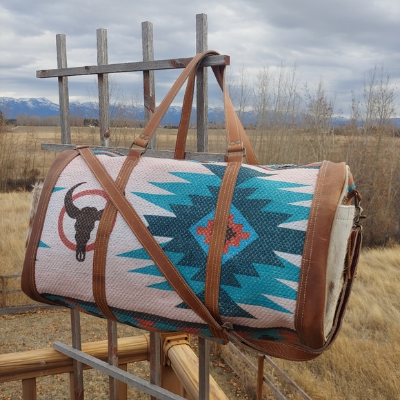 🎁Rug tooled leather duffel bag western tribal New - Picture 15 of 16